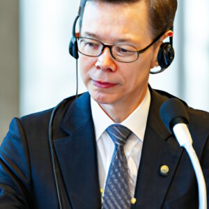 Blinken cherche à gérer les liens tendus de manière responsable lors d&rsquo;une rare visite en Chine.
