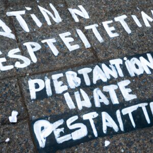 Baisse significative des violences lors des manifestations en France, une semaine après la mort d&rsquo;un adolescent suite à une intervention policière.