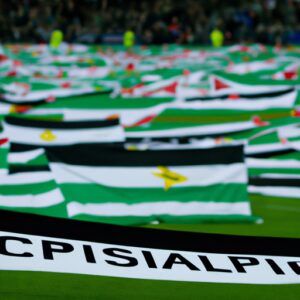 Amende pour le club écossais Celtic suite à l’affichage de centaines de drapeaux palestiniens lors d’un match de la Ligue des Champions.