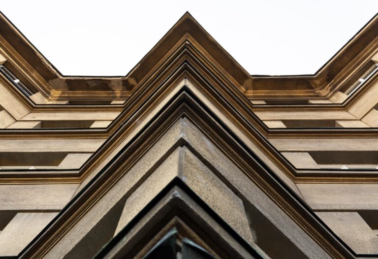 La gouvernance de Gaza par Israël serait probablement “par défaut” après le Hamas, selon le général américain à la retraite, David Petraeus