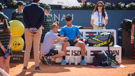 roland-garros-2026-:-le-double-tenant-du-titre-carlos-alcaraz-declare-forfait